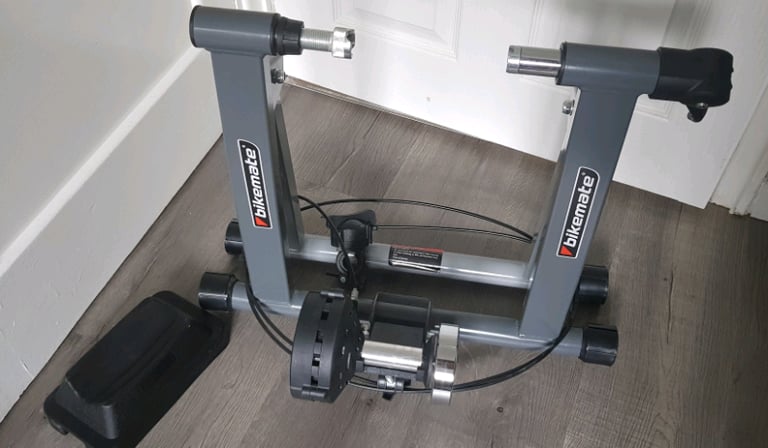 INDOOR BIKE Trainer 