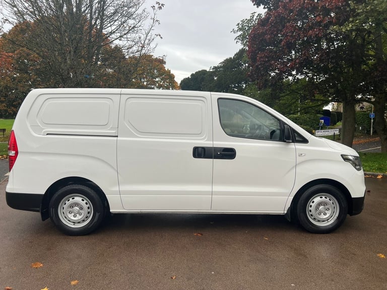 2019 Hyundai Iload 2.5 CRDi 116ps SE Van [6] one owner service history  PANEL VAN Diesel Manual