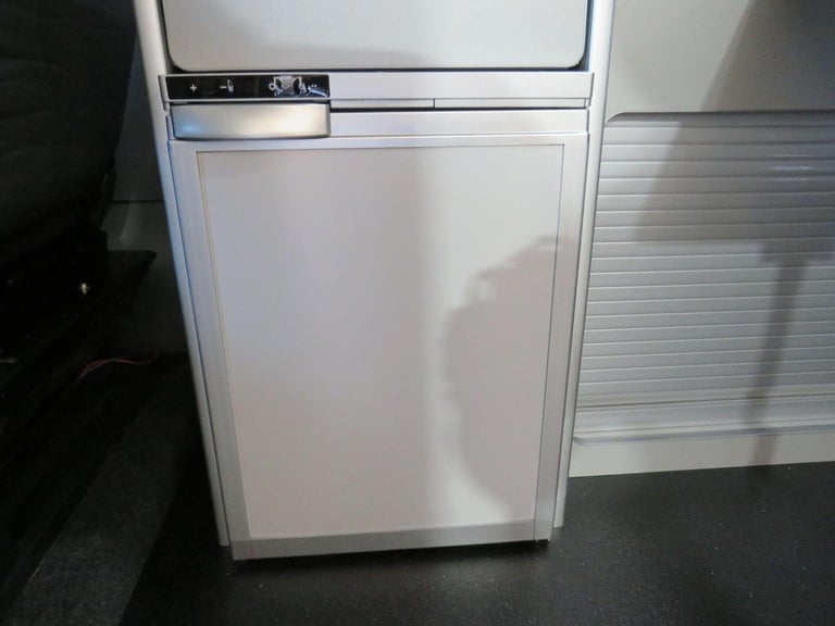 FORD TRANSIT CUSTOM 300 Limited Camper Van - Day Van - Motohome Black Manual Die