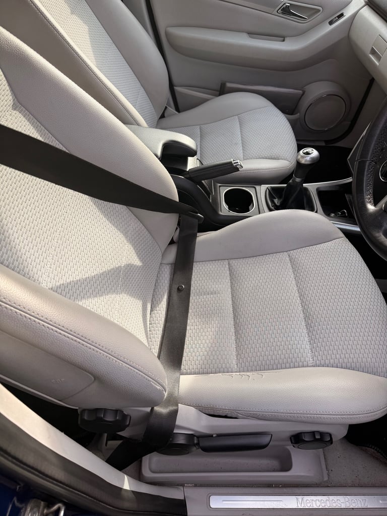 2010 Mercedes-Benz A-Class A160 CDI BlueEFFICIENCY Avantgarde SE 5dr HATCHBACK Diesel Manual