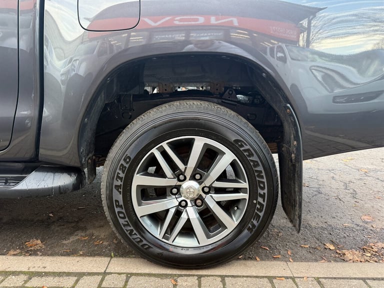 2018 Toyota Hilux Invincible D/Cab Pick Up 2.4 D-4D PICK UP DIESEL Manual