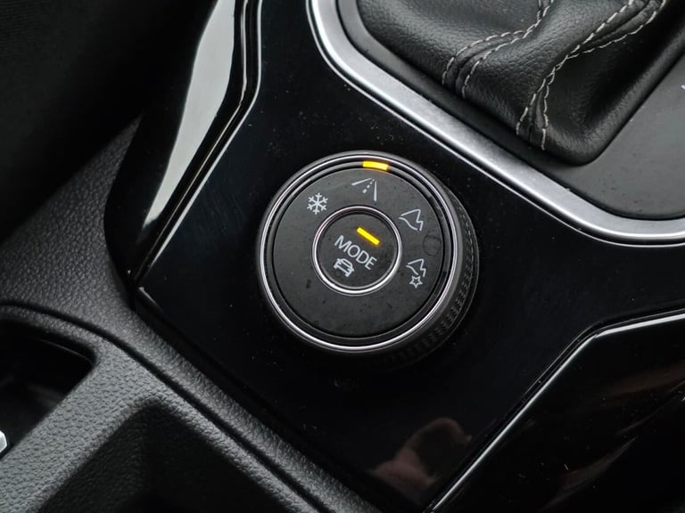 2019 Volkswagen T-Roc 2.0 TSI R SUV 5dr Petrol DSG 4Motion Euro 6 (s/s) (300 ps) HATCHBACK Petrol...