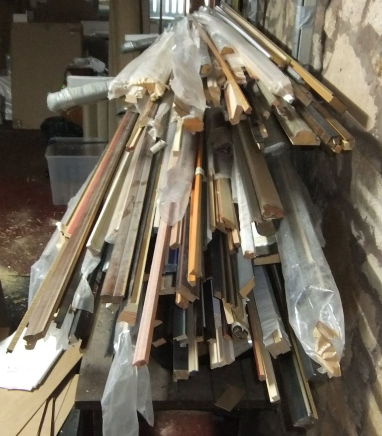 Lge JOBLOT OF RANDOM WOODEN PICTURE FRAMING MOULDINGS & WORK BENCH - MUST GO SOON - £1-2k VALUE 