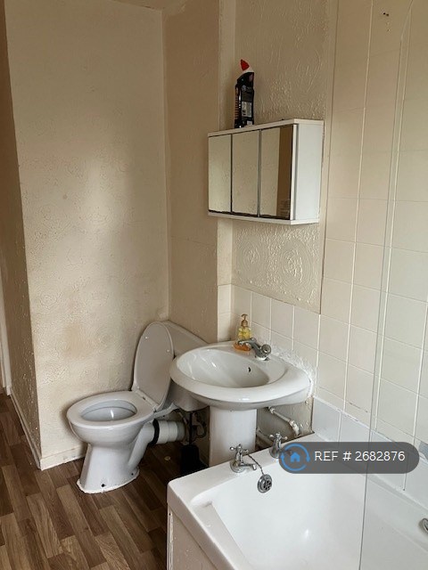 2 bedroom flat in Oldcroft Place, Aberdeen, AB16 (2 bed) (#2682876)