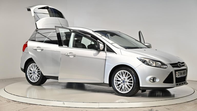 2014 Ford Focus 1.6 TDCi Zetec Euro 5 (s/s) 5dr HATCHBACK Diesel Manual