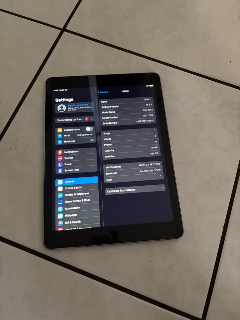 Apple iPad Air 2 … 2nd Gen … Fully Working