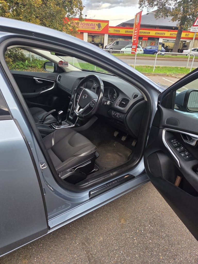 Volvo, V40, Hatchback, 2017, Manual, 1969 (cc), 5 doors