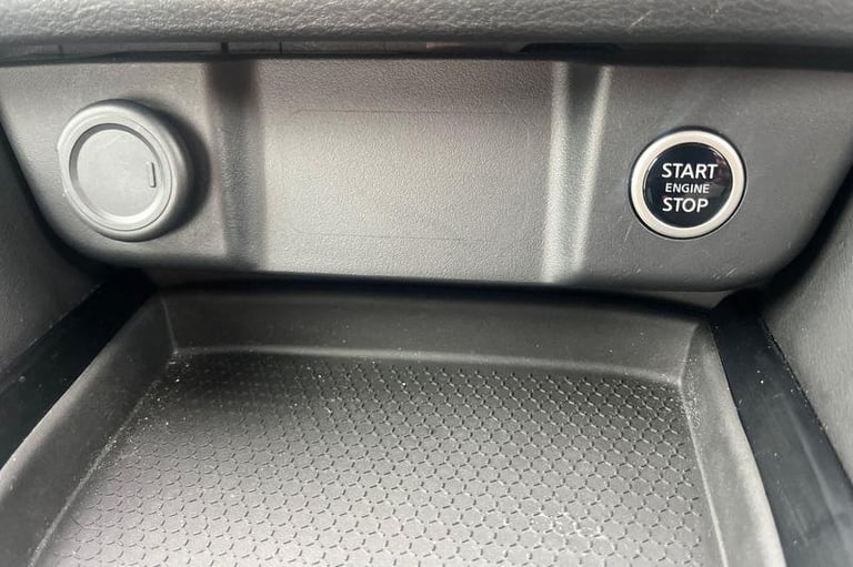 2022 Nissan Qashqai 1.3 DiG-T MH 158 N-Connecta 5dr Xtronic Automatic Hatchback Petrol Automatic