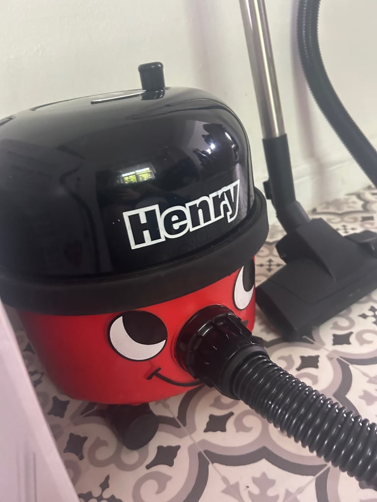 Full Henry hoover set 