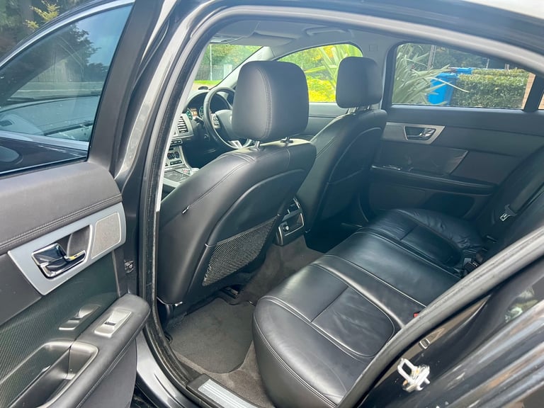 2013 JAGUAR XF PREMIUM 3.0D V6 AUTO 8ZF
