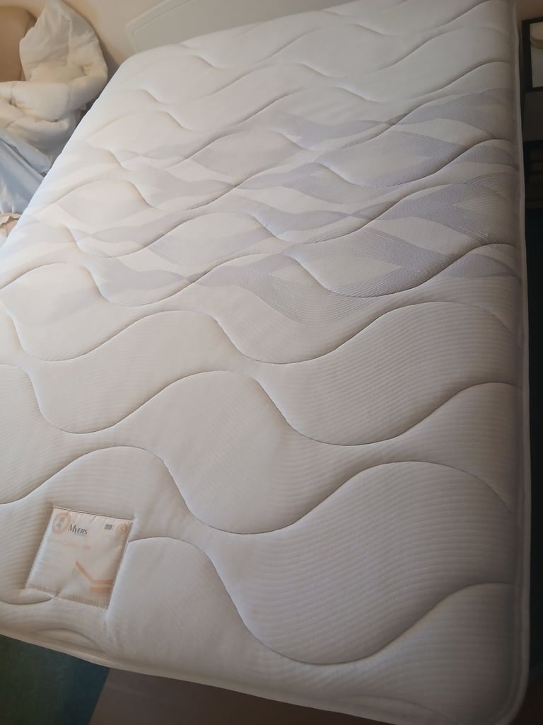 image for Top quality Myer's mypro pocket sprung double mattress. Unmarked. No-turn
