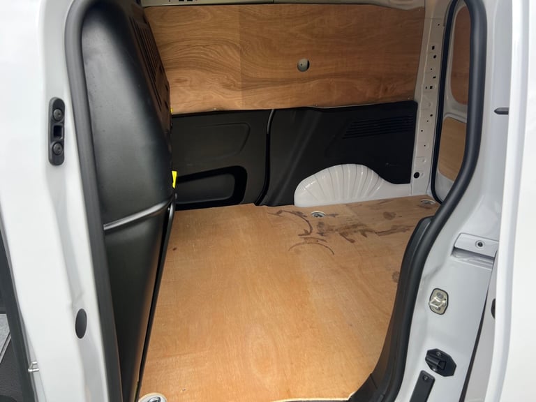 VAUXHALL COMBO CARGO 2300 1.5 TURBO D 130PS PRO L1 VAN 24 REG ONLY 2,300 MILES