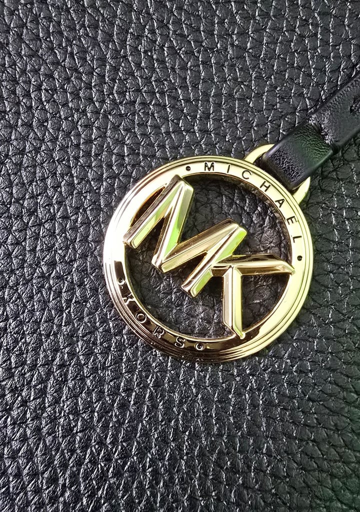 Genuine, Michael Kors Townsend bucket bag, black Pebbled Leather,   Crossbody Bag.