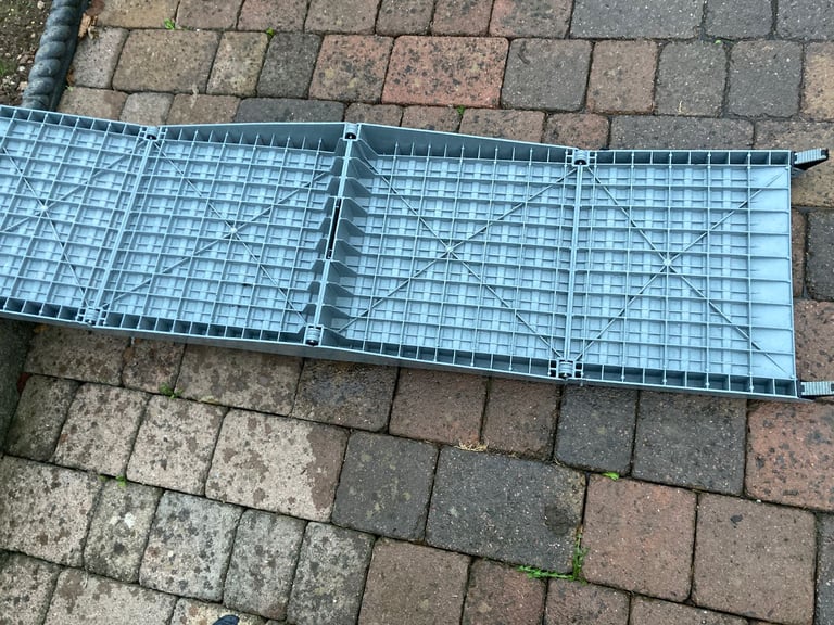 FOLDING ANTI SLIP DOG RAMP