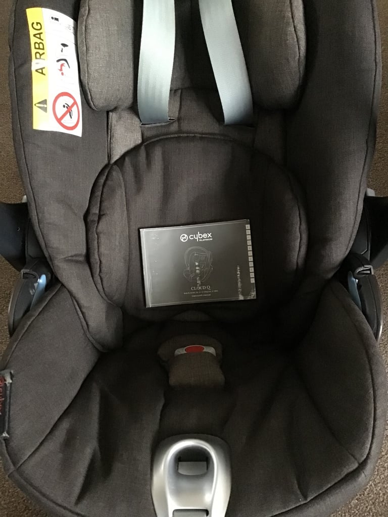 Cybex Cloud Q Car Seat in Dessert Khaki colour and isoFix base
