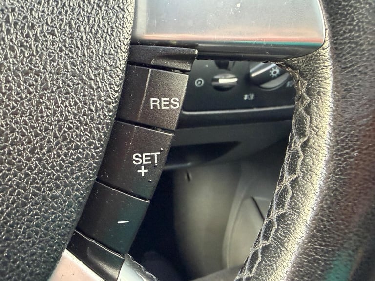 2010 Ford Focus 1.6 Titanium 5dr Auto HATCHBACK PETROL Automatic