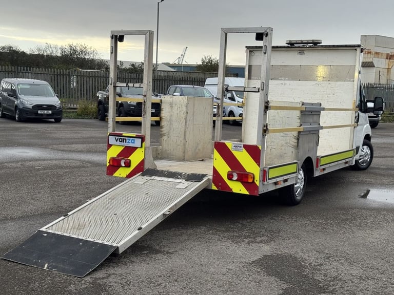 2021 Peugeot Boxer BLUEHDI 335 LOW LOADER / DROPSIDE / DROP &amp; GO / SPECIALIST VEHICLE - DIESE...