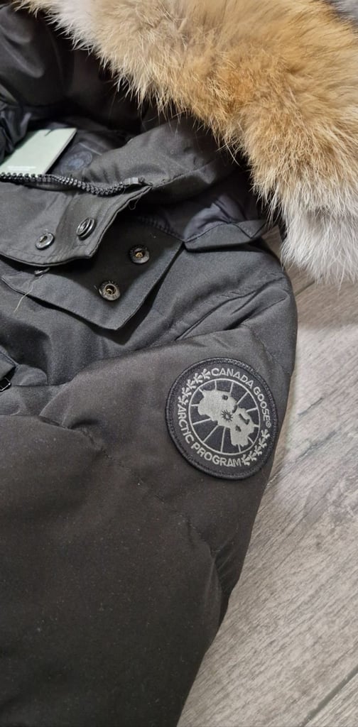 Canada Goose Wyndham Black badge 