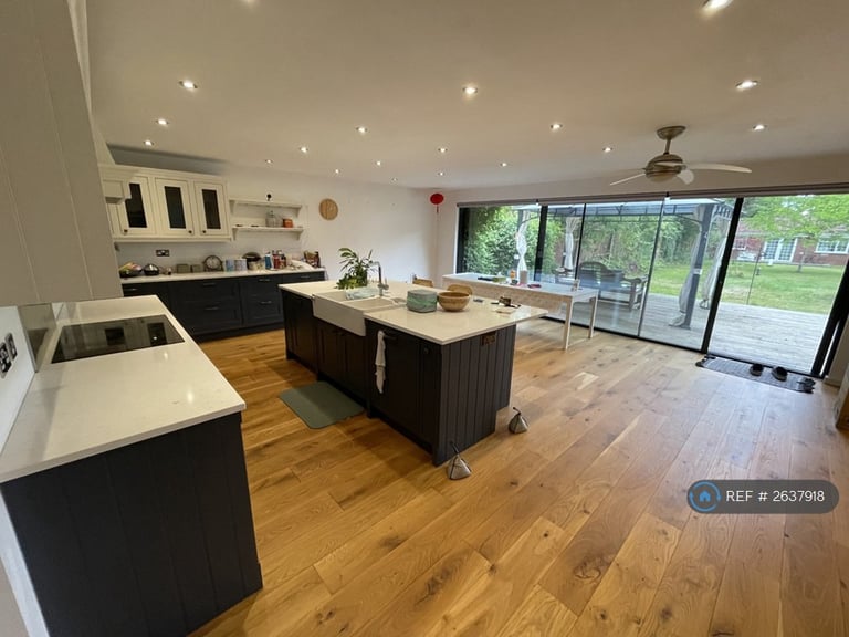 5 bedroom house in Wellesley Avenue, Iver, SL0 (5 bed) (#2637918)