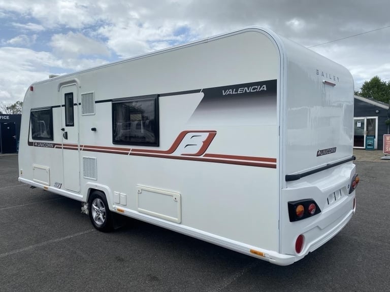 2018 BAILEY UNICORN VALENCIA 4 BERTH TOURING CARAVAN