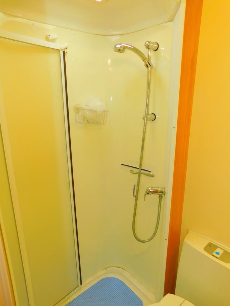 Bailey 625 Approach SE. Peugeot 2.2 Hdi Luxury 2 Berth Motorhome for Sale