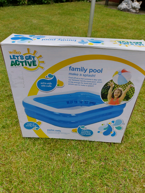 Family paddling pool