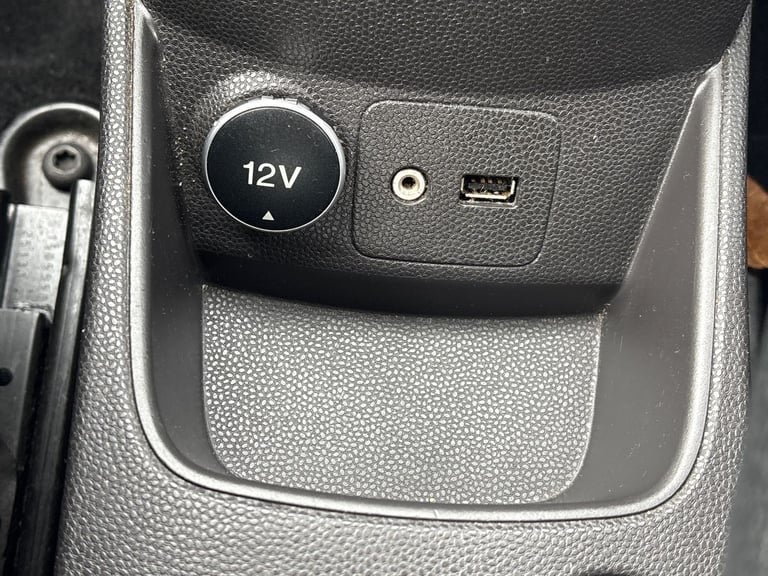 2013 Ford Fiesta 1.25 82 Zetec 5dr Hatchback PETROL Manual