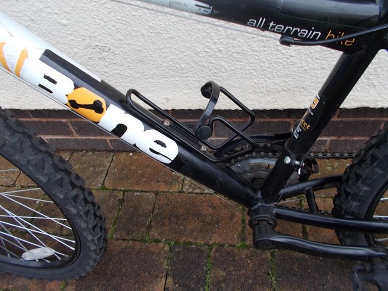 Boys Mountain Bike Serviced 26" Wheel 14" S Frame Little use View Exeter