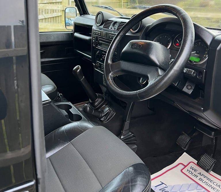 2011 - 61 Land Rover Defender 90 2.2 TDCi XS 4WD SWB Euro 5 WINDOW VAN Diesel