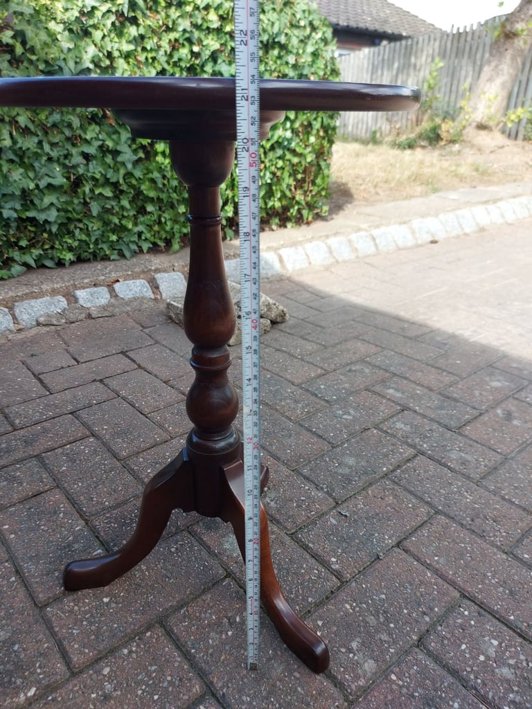 Side coffee table 