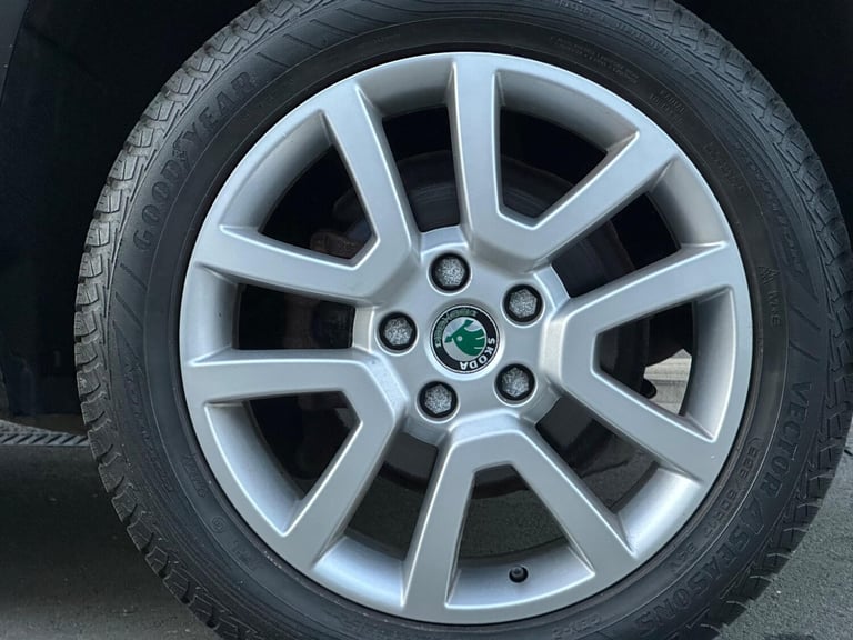 2011 Skoda Yeti 1.8 TSI Elegance 4WD Euro 5 5dr HATCHBACK Petrol Manual