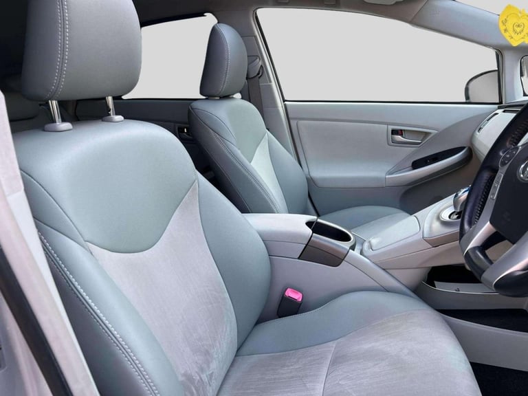 2013 Toyota Prius  1.8 VVT-h T Spirit CVT Euro 5 (s/s) 5dr Hatchback HYBRID ELECTRIC Automatic