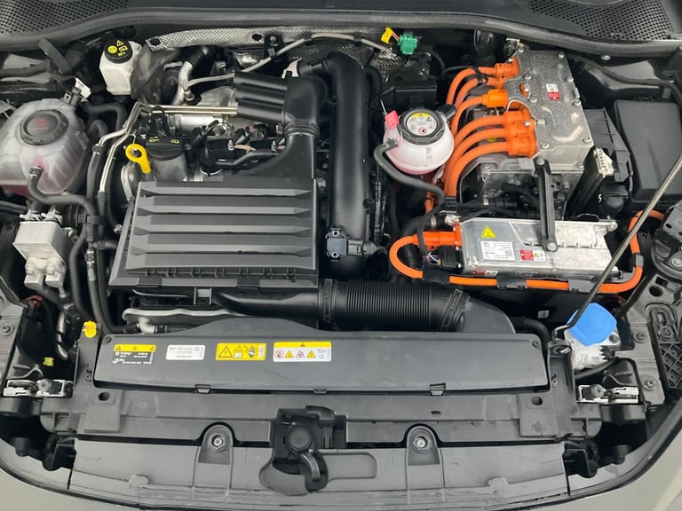 2024 Cupra Leon 1.4 eHybrid 12.8kWh VZ2 Design Edition Hatchback 5dr Petrol Plug-in Hybrid  Hatch...