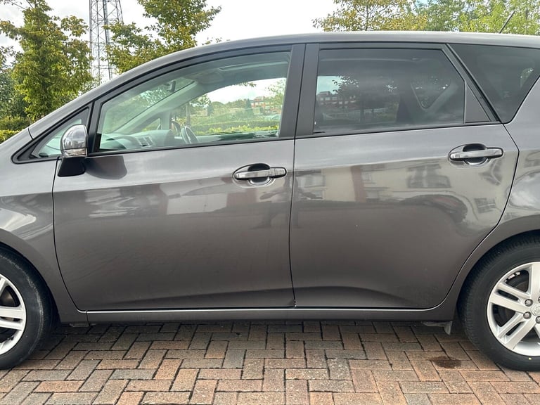 2011 Toyota Verso 1.33 Dual VVT-i T Spirit Euro 5 5dr MPV Petrol Manual