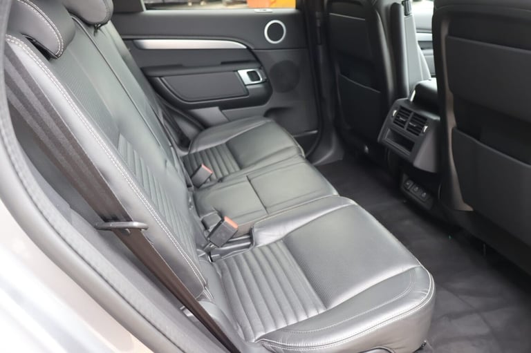 2025 Land Rover Discovery 2025 COMMERCIAL DYNAMIC HSE STYLED BY SEEKER WITH A REAR SEAT CONVERSIO...