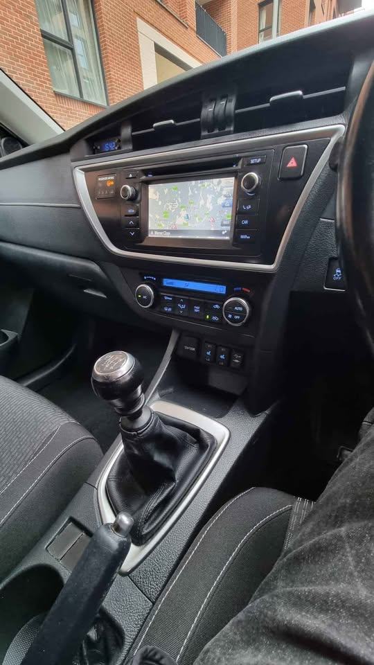 Toyota Auris 1.6 V-Matic Icon Plus Euro 5 | 5-Door Hatchback | ULEZ Compliant | Long MOT