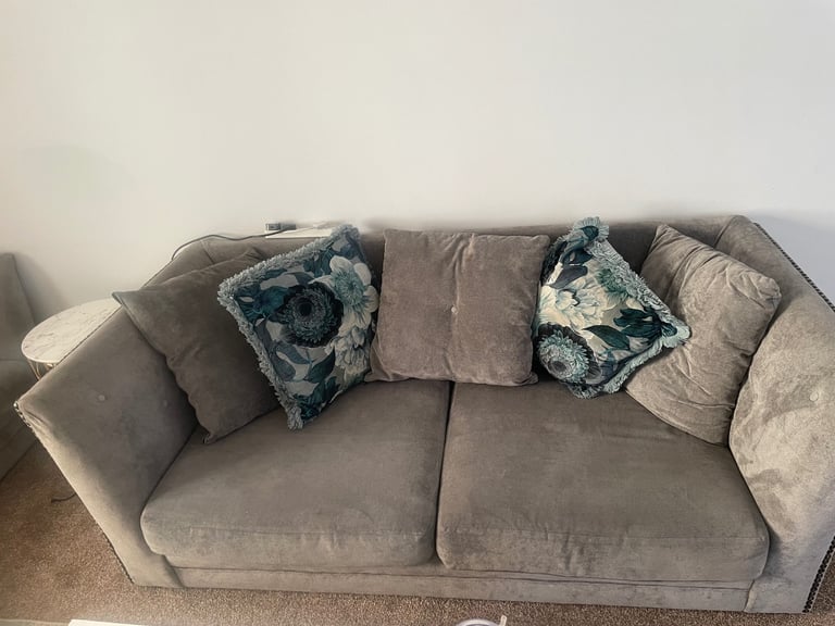 3 Seater sofa 