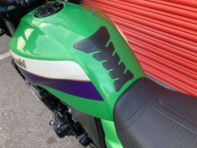 KAWASAKI ZRX1100,LAWSON COLOURS,MANY EXTRAS