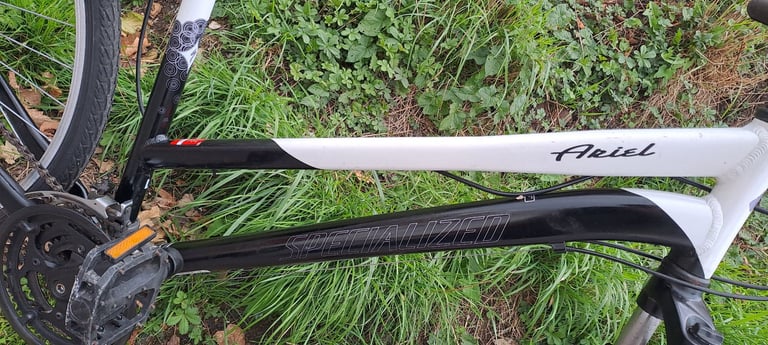 Specialized Ariel hybrid aluminium frame townbike 