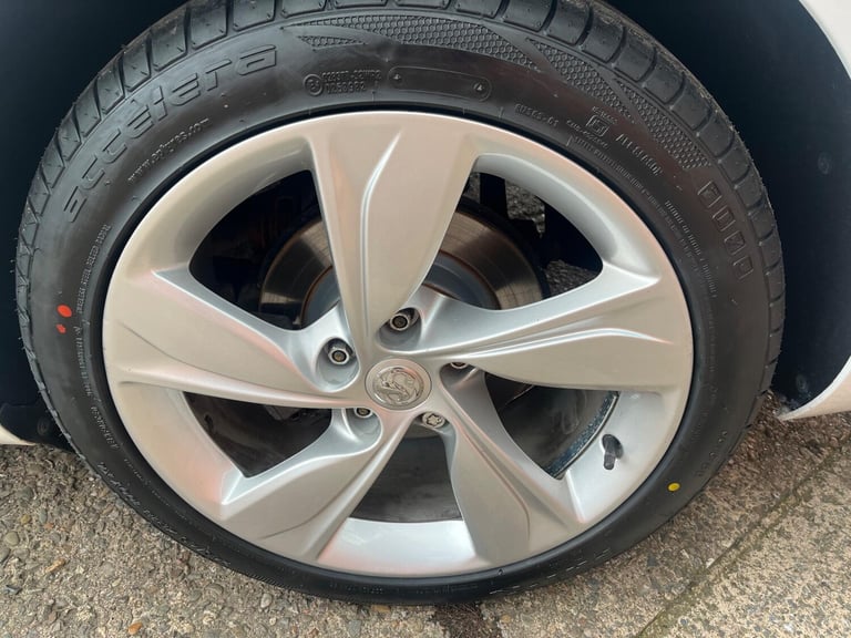 2018 Vauxhall Insignia 2.0 Turbo D BlueInjection SRi Nav Sports Tourer Euro 6 (s/s) 5dr ESTATE Di...