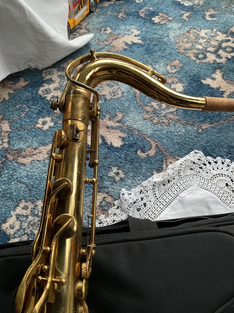 KIEWORTH 'NEW KING' TENOR SAXOPHONE SERIAL NO. 28205 + SILVER SELMER MOUTHPIECE + CASE