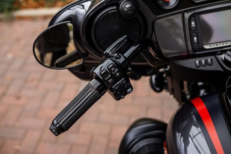 Harley-Davidson CVO SPORTGLIDE ! PANNIERS ! STUNNING