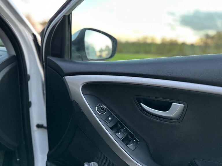 2016 Hyundai i30 1.6 CRDi Blue Drive SE DCT Euro 6 (s/s) 5dr HATCHBACK Diesel Automatic