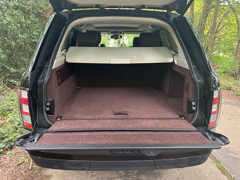 image for 2013 Land Rover Range Rover 4.4 SDV8 Autobiography 4dr Auto ESTATE Diesel Automatic