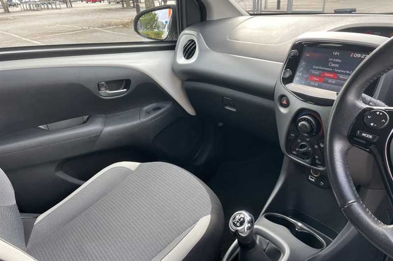 2021 Toyota AYGO 1.0 VVT-i x-play Hatchback 5dr Petrol Manual Euro 6 (Safety Sense) (71 ps) Hatch...