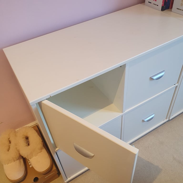 Bedroom White Cupboards with matching baskets 