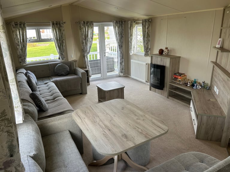 Mobile home for sale - 11.5 month season - Burgh Castle, Great Yarmouth