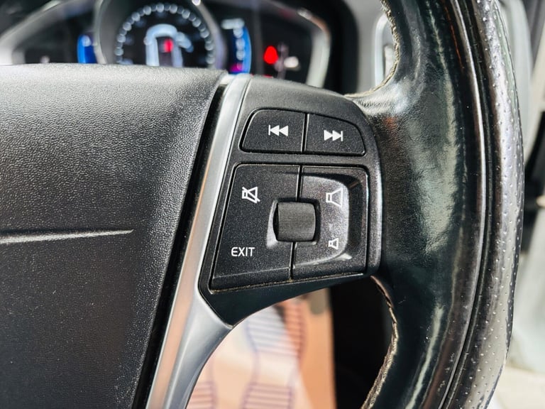 2014 Volvo V60 2.0 D4 R-Design Lux Euro 6 (s/s) 5dr ESTATE Diesel Manual