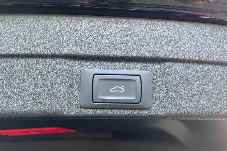 2025 Audi A5 2.0 TDI S line Saloon 5dr Diesel S Tronic Euro 6 (s/s) (204 ps) SALOON Diesel Automatic