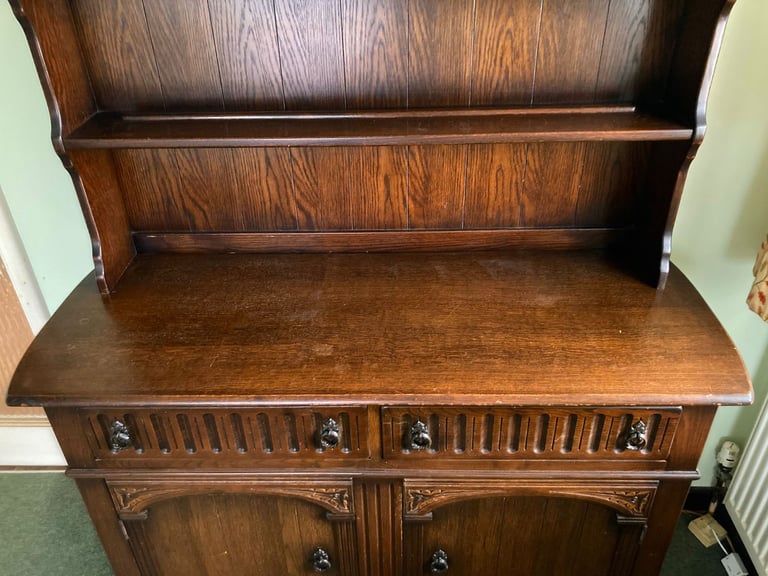 Dark mahogany veneer finish Welsh dresser
